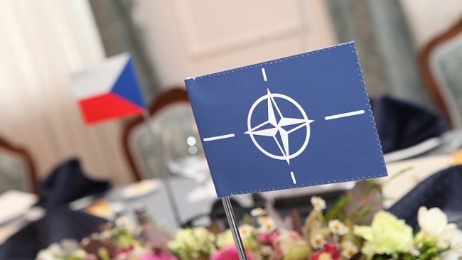 15 let od rozšíření NATO – budíček, vstávat, do práce!
