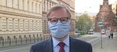 Televizní noviny: soud zrušil omezení pohybu a prodeje