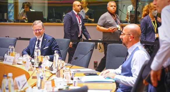 Premiér Petr Fiala se zúčastnil summitu Evropské rady v Bruselu, označil ho za historický