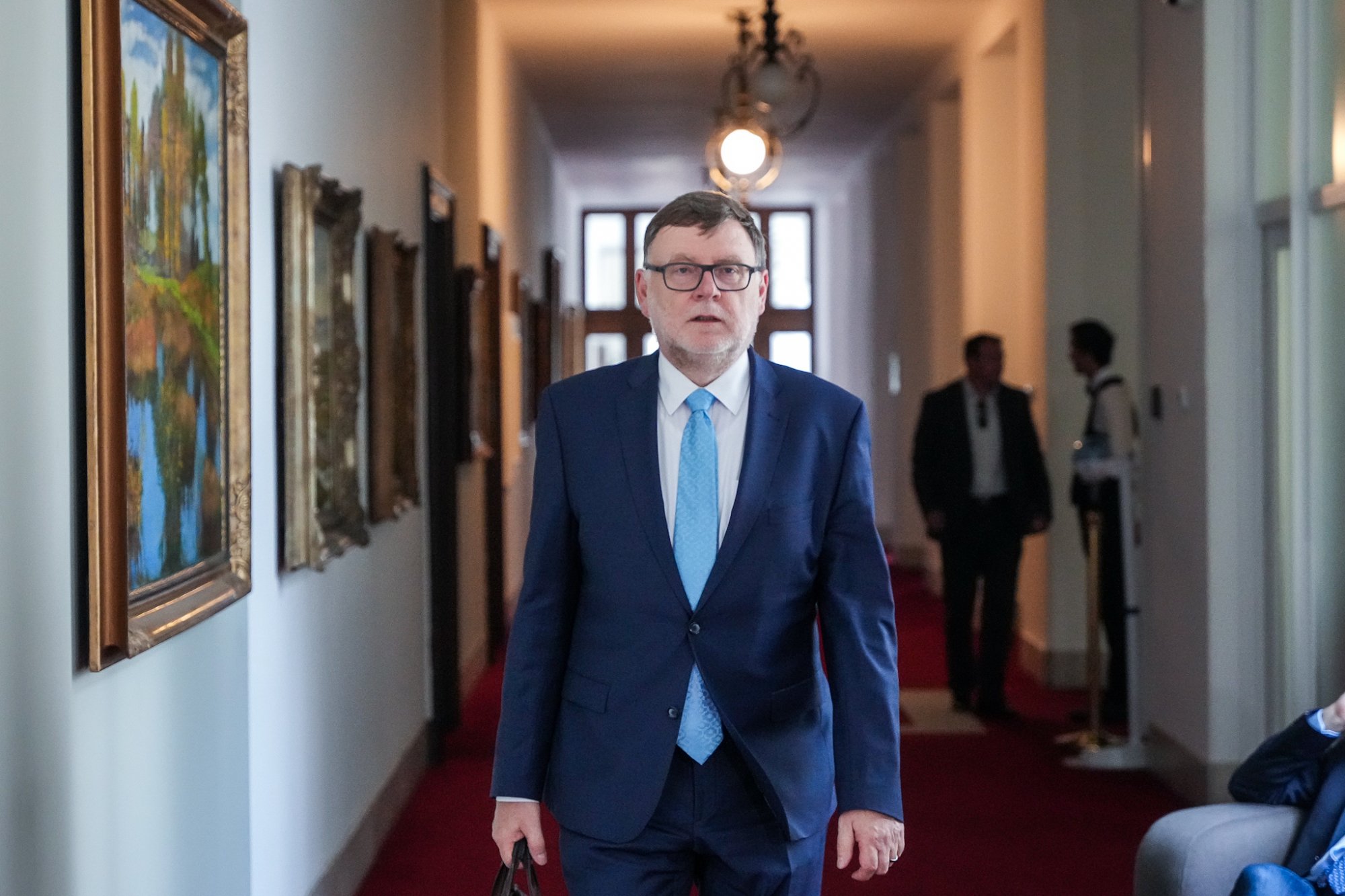 Velké nadnárodní skupiny budou v ČR odvádět minimální daň 15 %
