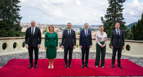Lídři ČR, Nizozemska, Dánska, Polska a Lotyšska se v Praze shodli na další vojenské podpoře Ukrajiny