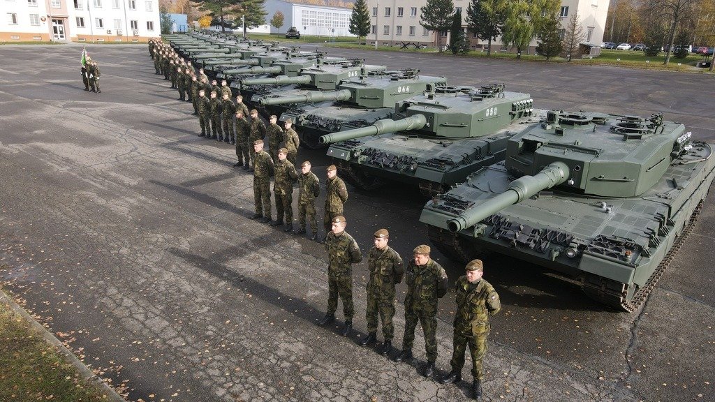 Armáda ČR získá další tanky Leopard 2A4, vláda dnes projednala jejich nákup