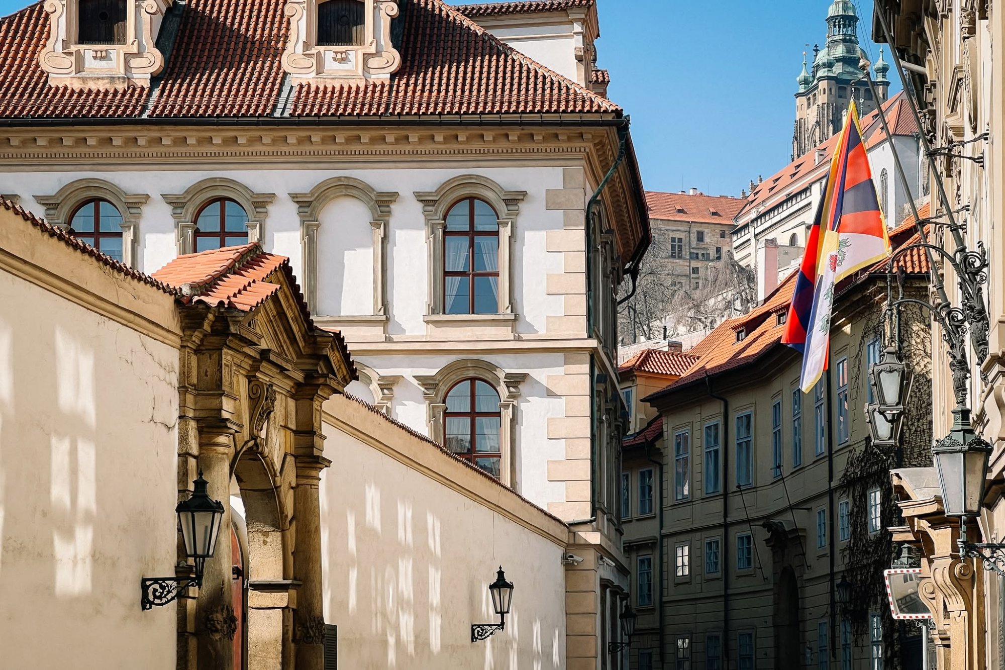 Český Senát se dnes opět připojil k akci Vlajka pro Tibet