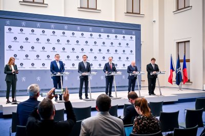 Smlouva mezi Elektrárnou Dukovany II a KHNP na výstavbu dvou nových jaderných bloků v Dukovanech podepsána