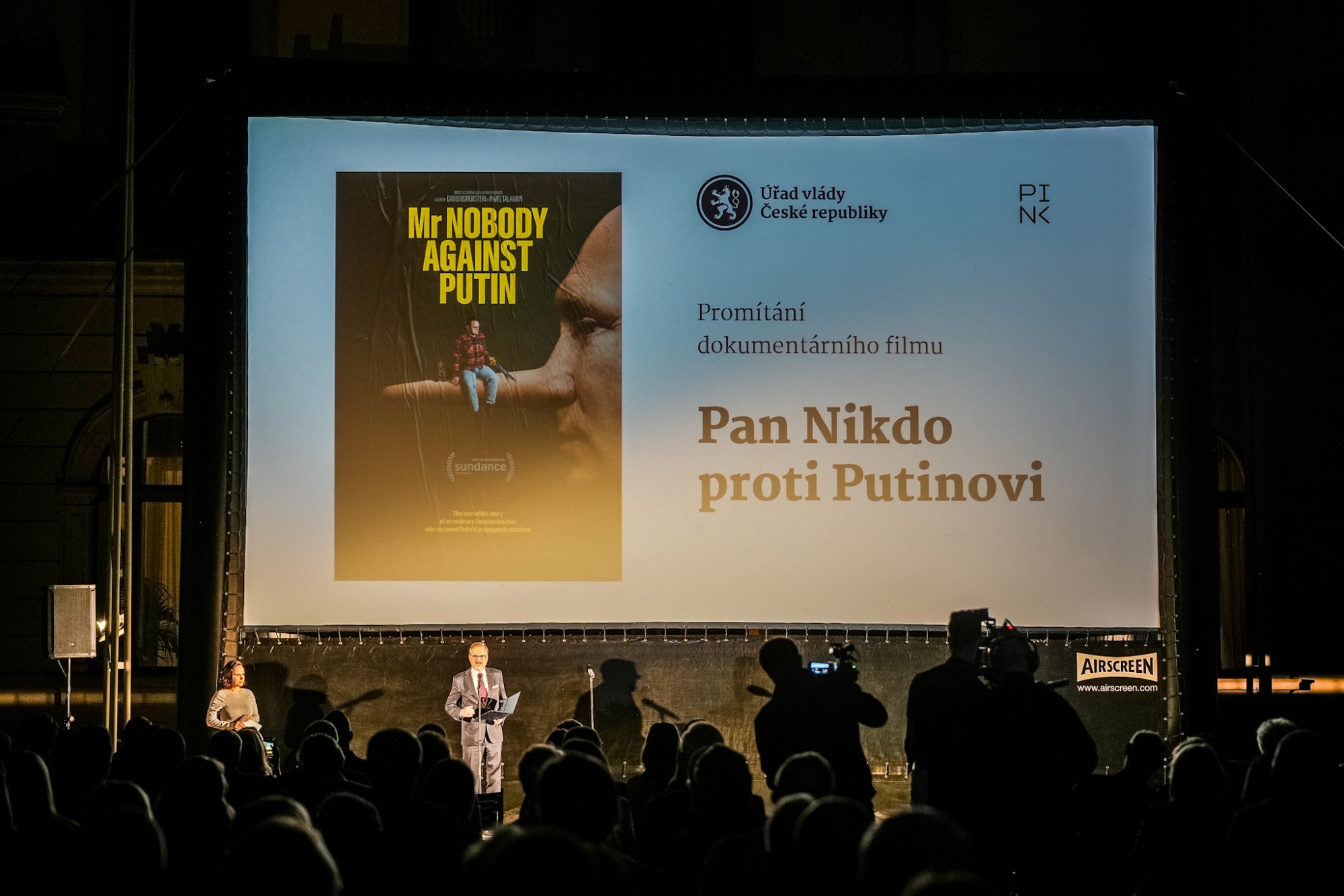 Promítání na zahradě Strakovy akademie připomenulo výročí okupace Československa