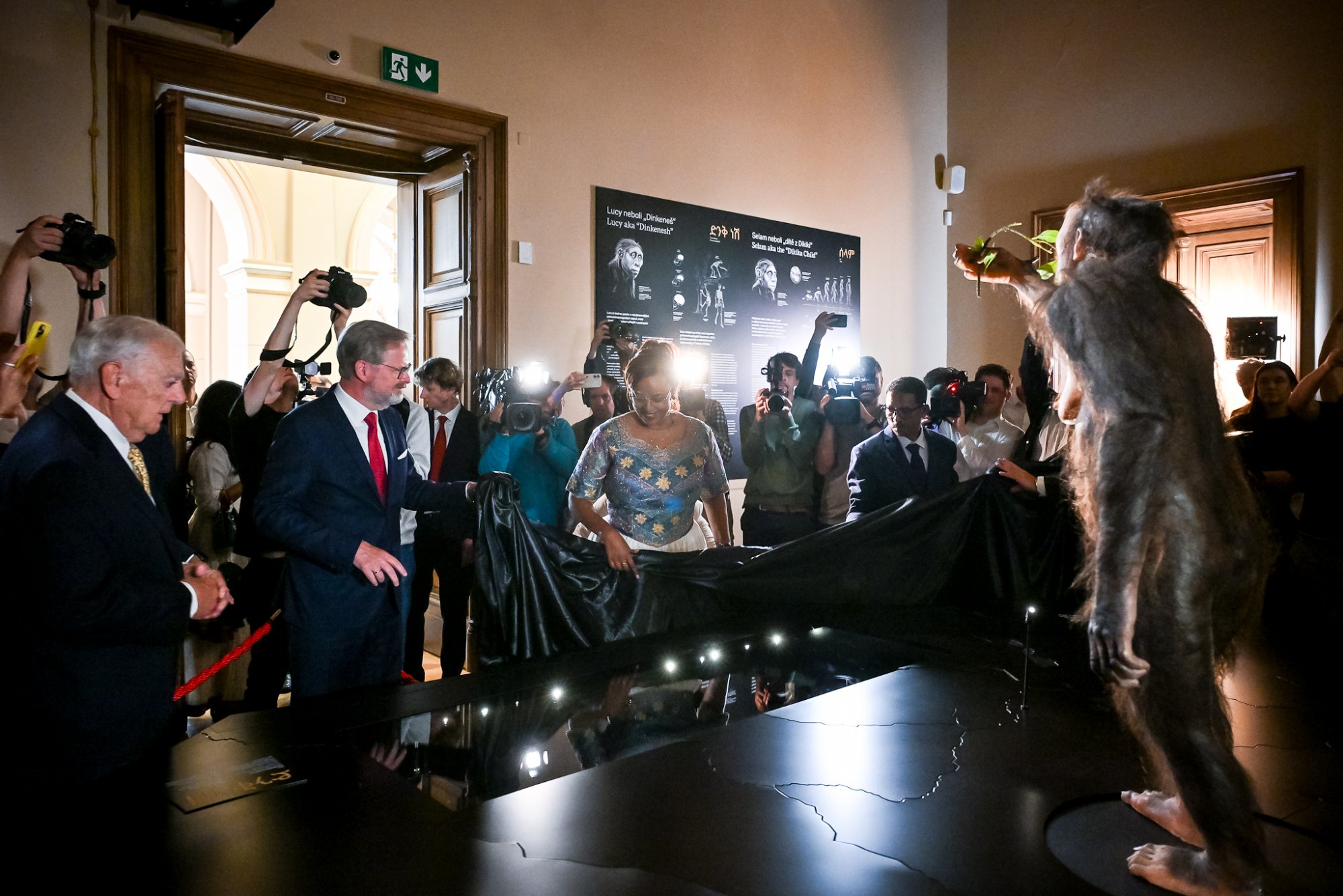 Premiér Petr Fiala: Vystavení Lucy a Selam jsou důkazem důvěry v Českou republiku a úspěch české diplomacie