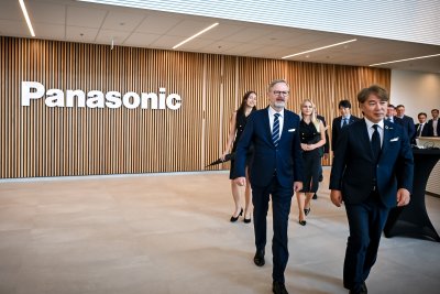 Premiér Fiala otevřel v Plzni nový závod na tepelná čerpadla, vzniknou zde stovky nových pracovních míst