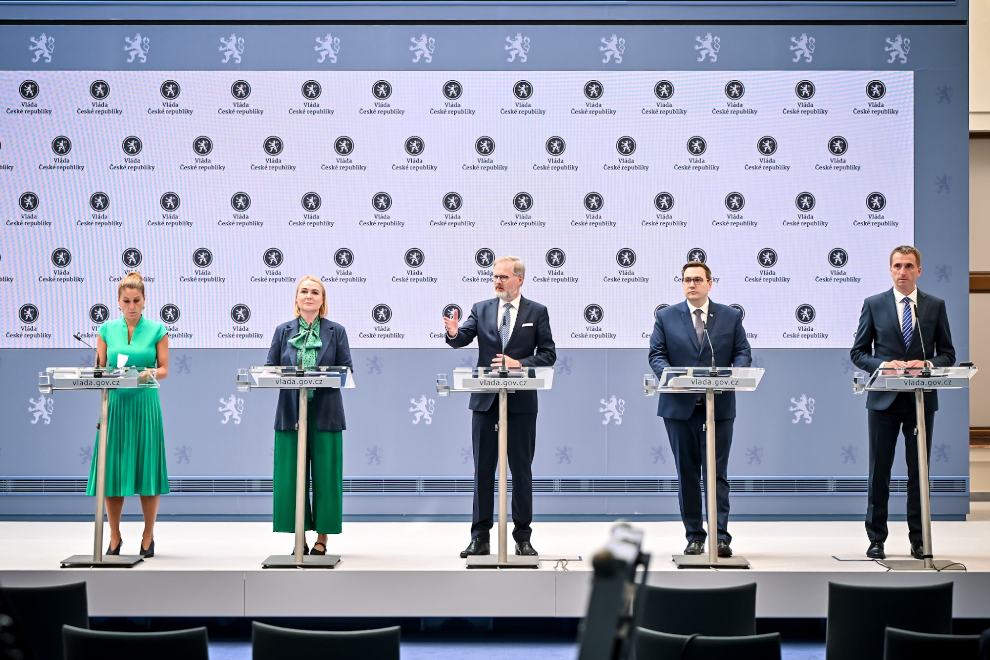 Vláda schválila pořízení nových tanků ve spolupráci s Německem a souhlasila s uzavřením dohody s kupci bitcoinů od Ministerstva spravedlnosti