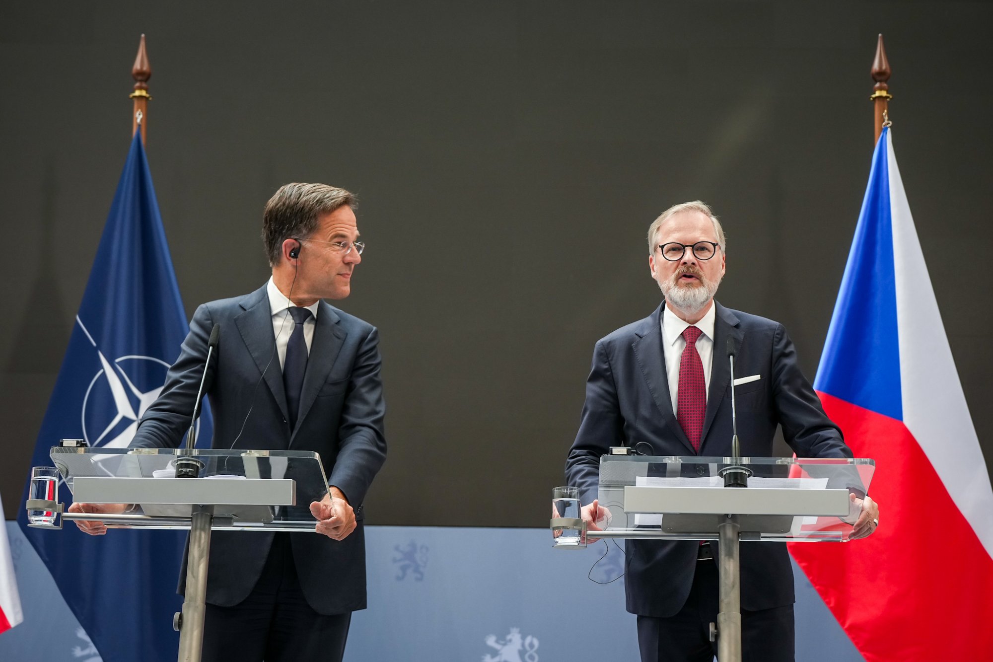 Premiér Fiala jednal v Praze s šéfem NATO Ruttem o posílení evropské bezpečnosti a možnostech míru na Ukrajině
