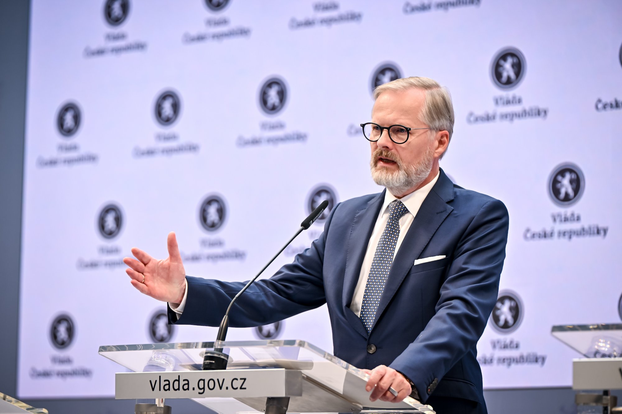 Vláda odsoudila ruskou agresi vůči Polsku a schválila výši příjmů z daní samospráv na vzdělávání dětí, žáků a studentů