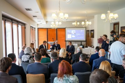 Premiér Petr Fiala: Dostavba dálnice D52 se konečně rozbíhá