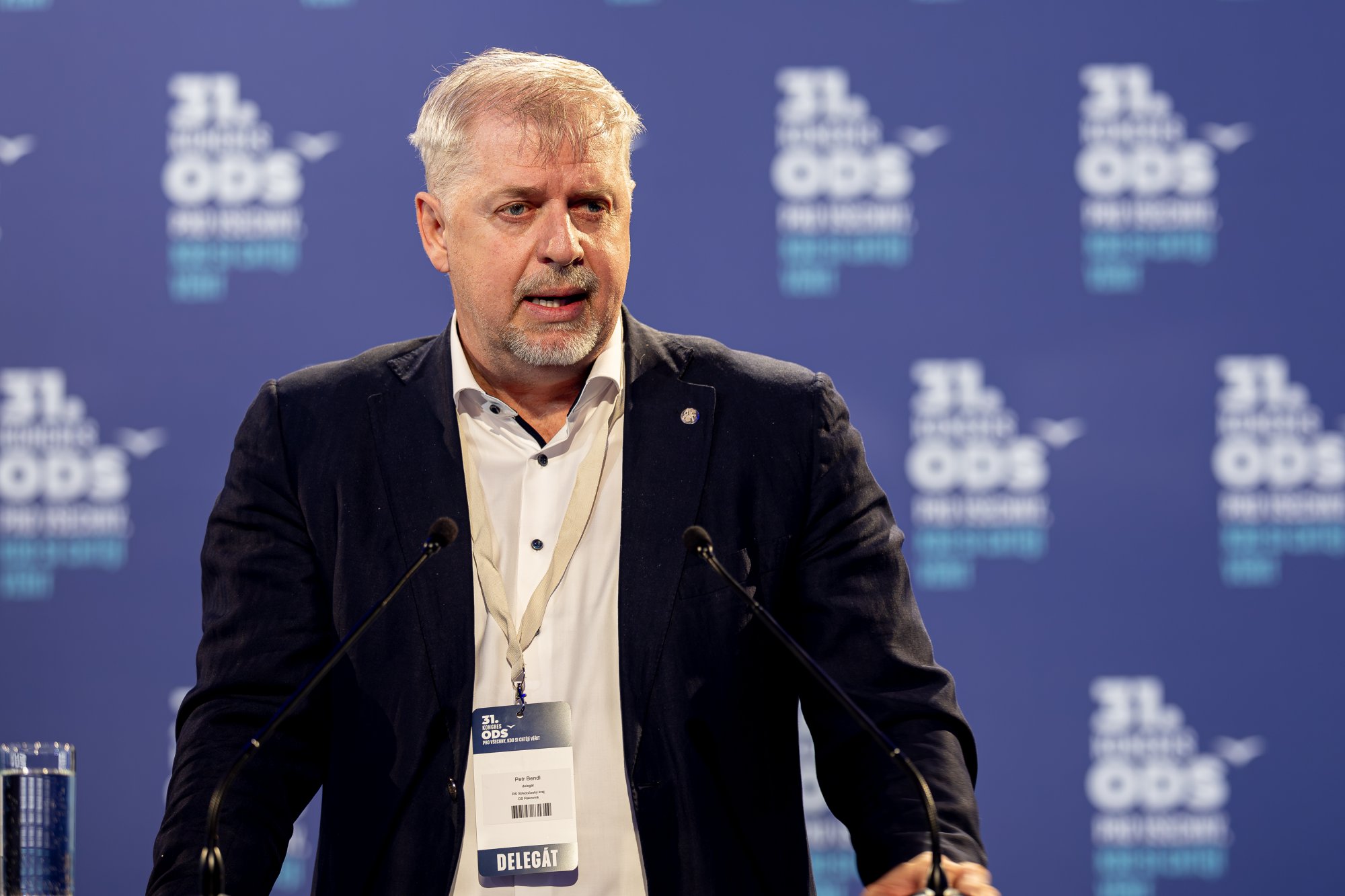 Šebestyán v Bruselu hájí dotace holdingů. O suchu a vodě mlčí!